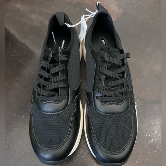 Banana Republic Black Knit Sneakers - Picture 2 of 5